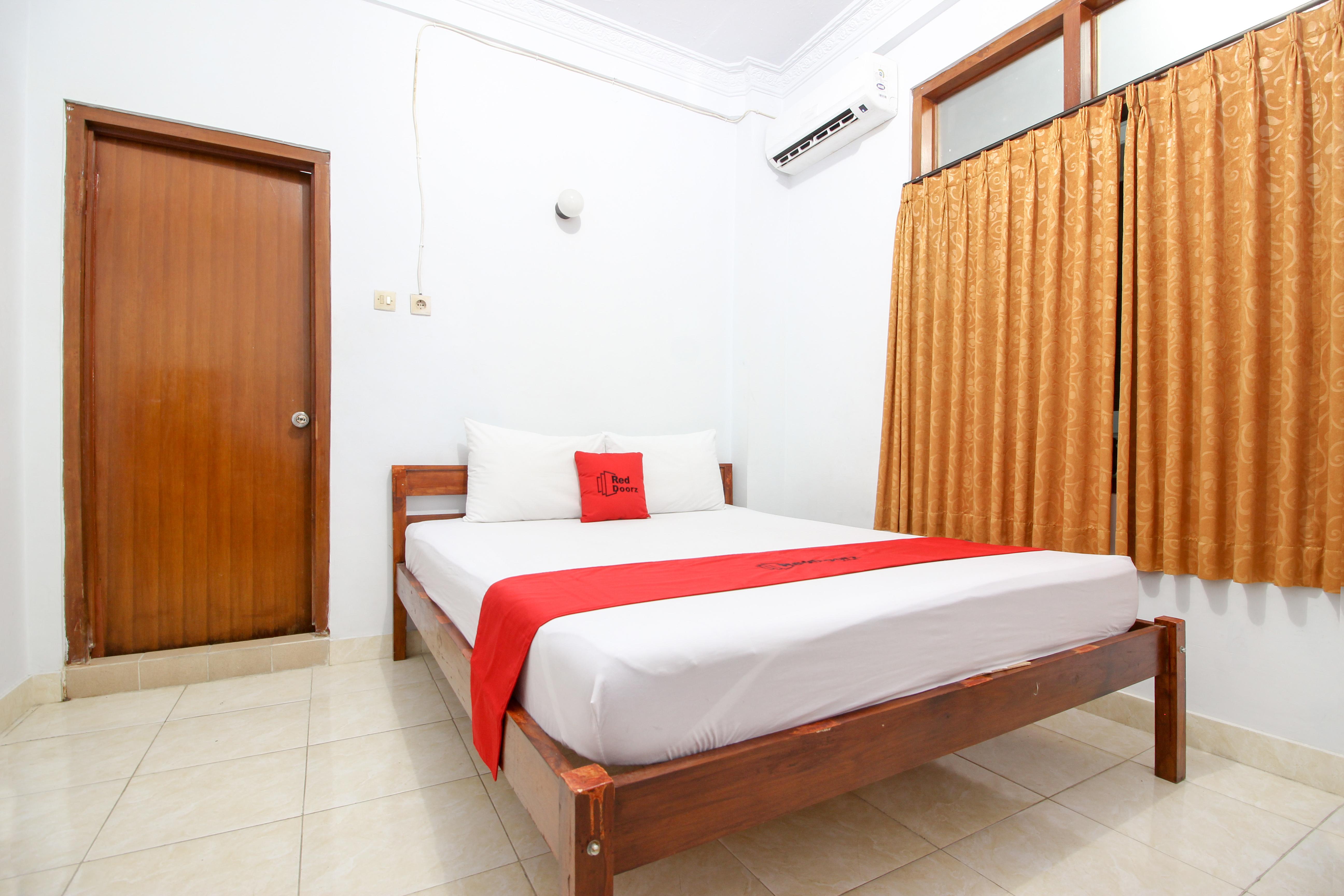 Reddoorz Plus Near Alun Alun Selatan Γιογκιακάρτα Εξωτερικό φωτογραφία