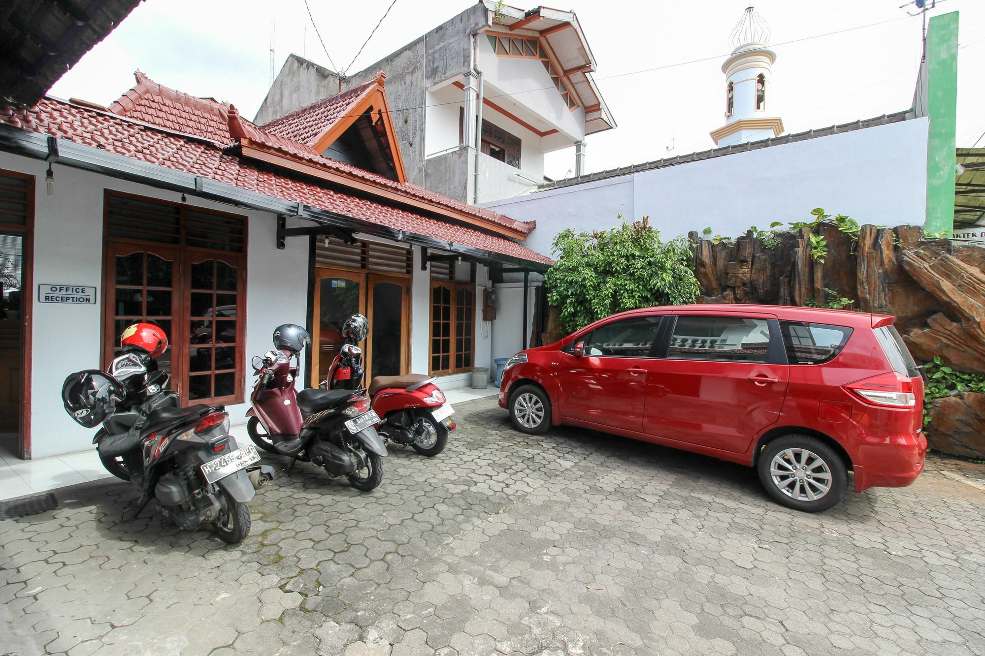 Reddoorz Plus Near Alun Alun Selatan Γιογκιακάρτα Εξωτερικό φωτογραφία